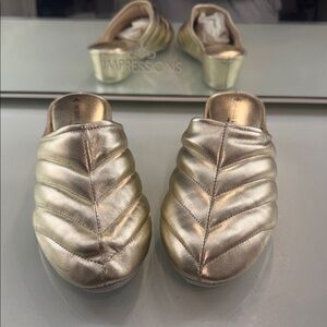 Jacques Levine Gold Silver Quilted Women's Slippers Brand New